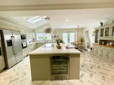 4 Bedroom House For Sale In Leigh-on-sea, Essex