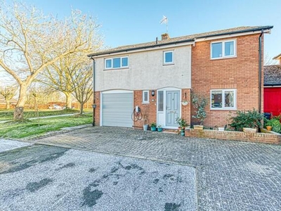 4 Bedroom Link Detached House For Sale In Cuddington