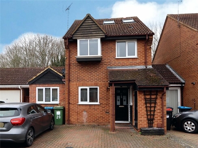 4 bedroom link detached house for sale in Huntsman Grove, Blakelands, Milton Keynes, MK14