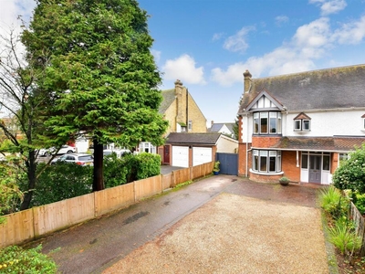 4 bedroom semi-detached house for sale in Loose Road, Maidstone, Kent, ME15