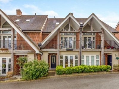 4 Bedroom Terraced House For Sale In Guildford, Surrey