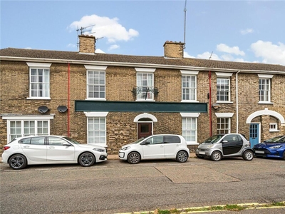 4 bedroom terraced house for sale in Long Brackland, Bury St. Edmunds, Suffolk, IP33