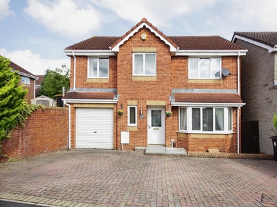 5 bedroom detached house for sale in Bampton Close, Emersons Green, Bristol, BS16