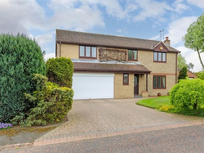 5 bedroom detached house for sale in Swainby Close, Gosforth, Newcastle Upon Tyne, NE3