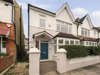 5 Bedroom End Of Terrace House For Sale In
East Sheen