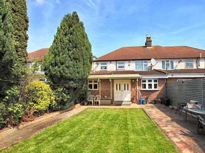 5 Bedroom Semi-detached House For Sale In Hounslow