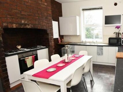 6 Bedroom Shared Living/roommate Sheffield South Yorkshire