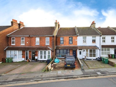6 bedroom terraced house for sale in Whitley Road, Eastbourne, BN22