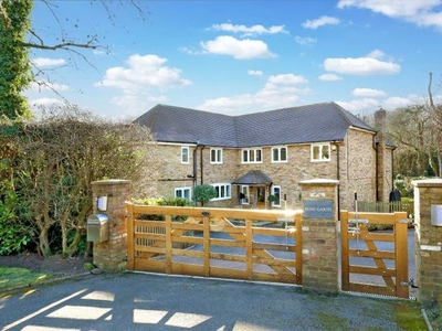 Country house for sale in Old Long Grove, Seer Green HP9