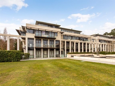 Flat for sale in Charters Road, Sunningdale, Ascot SL5
