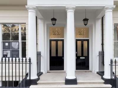 Flat for sale in Kensington Gardens Square, Notting Hill W2