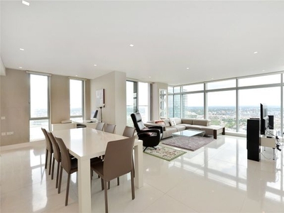 Flat for sale in Pan Peninsula Square, Millwall E14