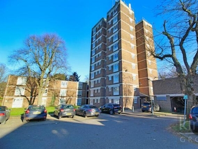Studio Flat For Sale In College Road, Cheshunt