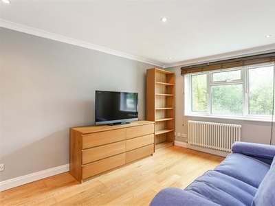 1 bedroom property to let in Summerland Gardens London N10