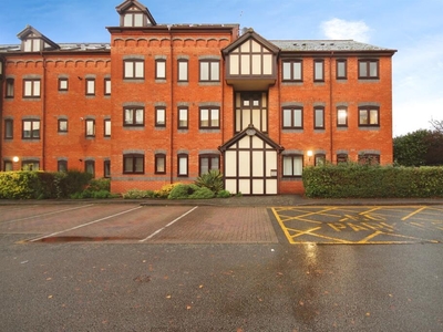 2 bedroom apartment for sale in The Moorings, Leamington Spa, CV31