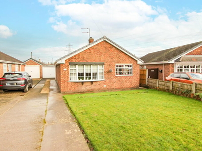 2 bedroom detached bungalow for sale in Whiphill Lane, Armthorpe, Doncaster, DN3
