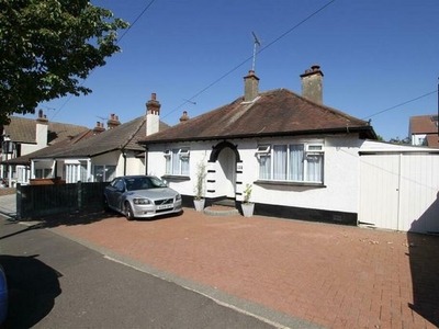 2 bedroom detached bungalow to rent Southend-on-sea, SS9 1PY