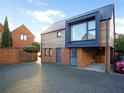 2 bedroom detached house for sale in St. Valentines Close, Winchester, Hampshire, SO23