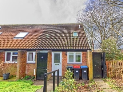 2 bedroom end of terrace house to rent Milton Keynes, MK13 7LA