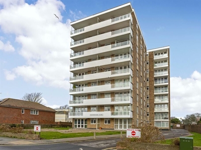 2 bedroom flat for sale in Brighton Road, Worthing, BN11
