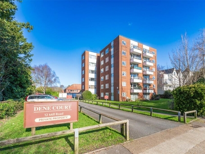 2 bedroom flat for sale in Mill Road, Worthing, West Sussex, BN11