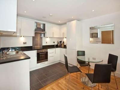 2 bedroom flat to rent South Quay, Canary Wharf, E14 9EZ