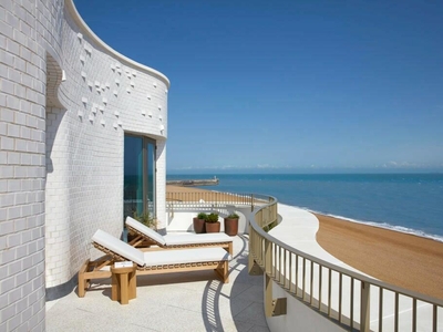 2 bedroom penthouse for sale in Shoreline Crescent,
Marine Parade,
Folkestone,
CT20 1FD, CT20
