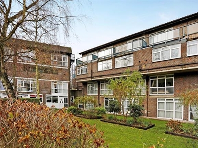 2 bedroom property to let in Goral Mead, Rickmansworth