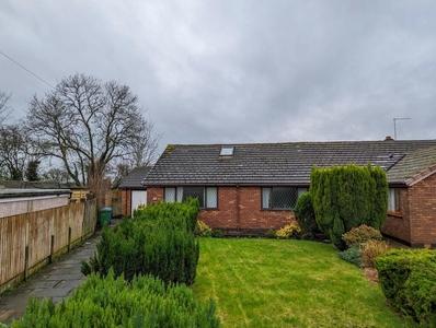 2 bedroom semi-detached bungalow for sale in Warrington Road, Leigh End, Warrington, Cheshire, WA3