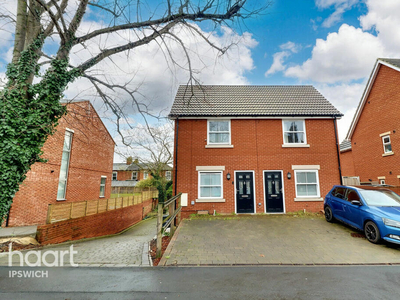 2 bedroom semi-detached house for sale in Lacey Street, IPSWICH, IP4