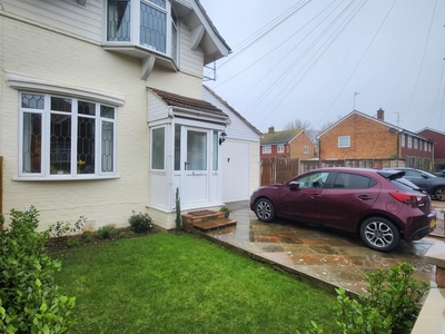 2 bedroom semi-detached house for sale in Roselands Avenue, Roselands, Eastbourne, BN22