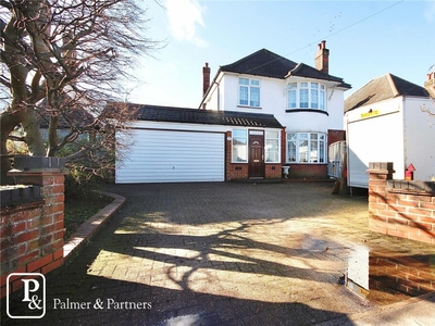 3 bedroom detached house for sale in Colchester Road, Ipswich, Suffolk, IP4