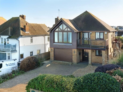 3 bedroom detached house for sale in Marine Parade, Tankerton, Whitstable, CT5