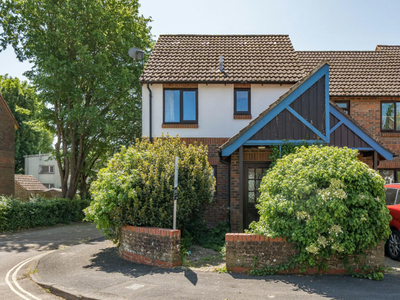3 bedroom end of terrace house for sale in Milland Road, Winchester, Hampshire, SO23