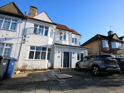 3 bedroom maisonette to rent Mill Hill, NW7 3LP