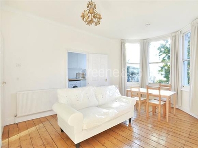 3 bedroom property to let in 15 Fordwych Road London NW2
