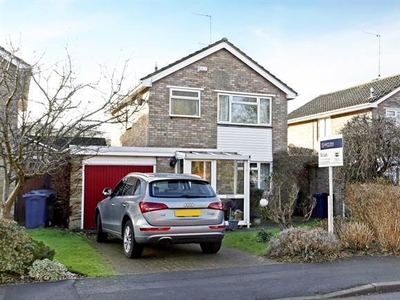 3 bedroom property to let in Pound Crescent Marlow SL7