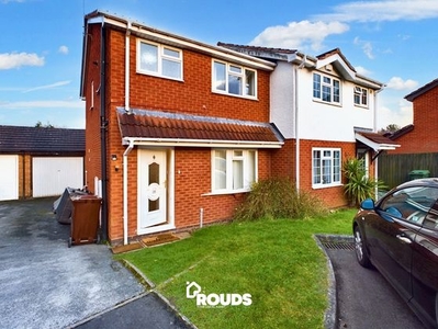 3 bedroom semi-detached house to rent Solihull, B90 4UL