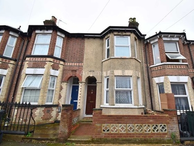 3 bedroom terraced house to rent Reading, RG2 0DX