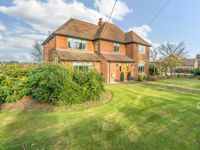4 bedroom detached house for sale in Bexon Lane, Bredgar, Sittingbourne, Kent, ME9