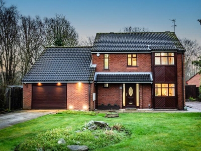 4 bedroom detached house for sale in Ledyard Close, Old Hall , WA5