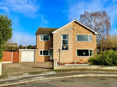 4 bedroom detached house for sale in Old Hall Close, Sprotbrough, Doncaster, DN5