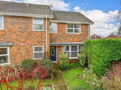 4 bedroom end of terrace house for sale in Greystone Avenue, Worthing, West Sussex, BN13