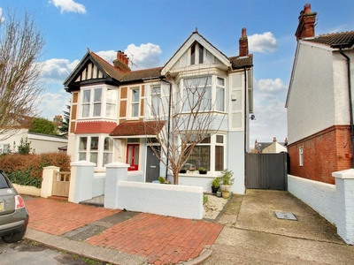 4 bedroom semi-detached house for sale in Northfield Road, Worthing, BN13