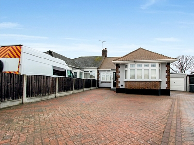 Belfairs Park Close, Leigh-on-Sea, Essex, SS9 3 bedroom bungalow in Leigh-on-Sea
