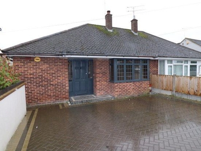 Bungalow to rent in Lilian Crescent, Brentwood CM13