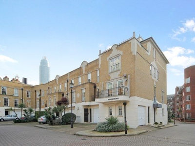 End terrace house to rent in Bessborough Gardens, London SW1V