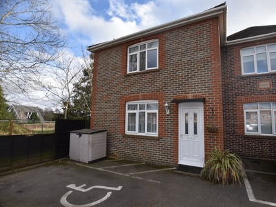 End terrace house to rent in London Road, Binfield, Bracknell RG42