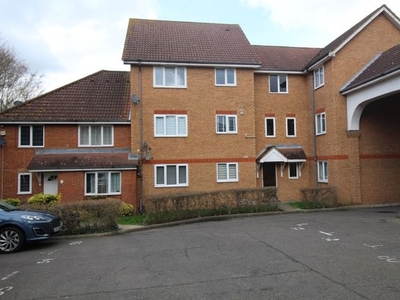 Flat to rent in Eagle Close, Waltham Abbey EN9