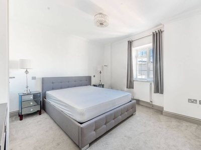 Flat to rent in Flat Princes Court, Chelsea, London SW3